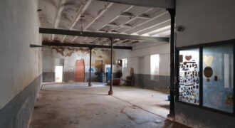 CASA DE POBLE MOLT GRAN I AMB LOCAL TIPUS NAU INDUSTRIAL