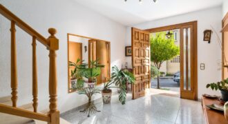 CASA ADOSSADA ZONA TURO