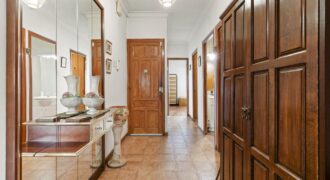 CASA BEN SITUADA A PROP DEL CENTRE I  DE L’ESTACIO