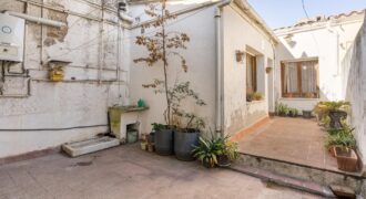 CASA BEN SITUADA A PROP DEL CENTRE I  DE L’ESTACIO