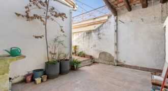 CASA BEN SITUADA A PROP DEL CENTRE I  DE L’ESTACIO