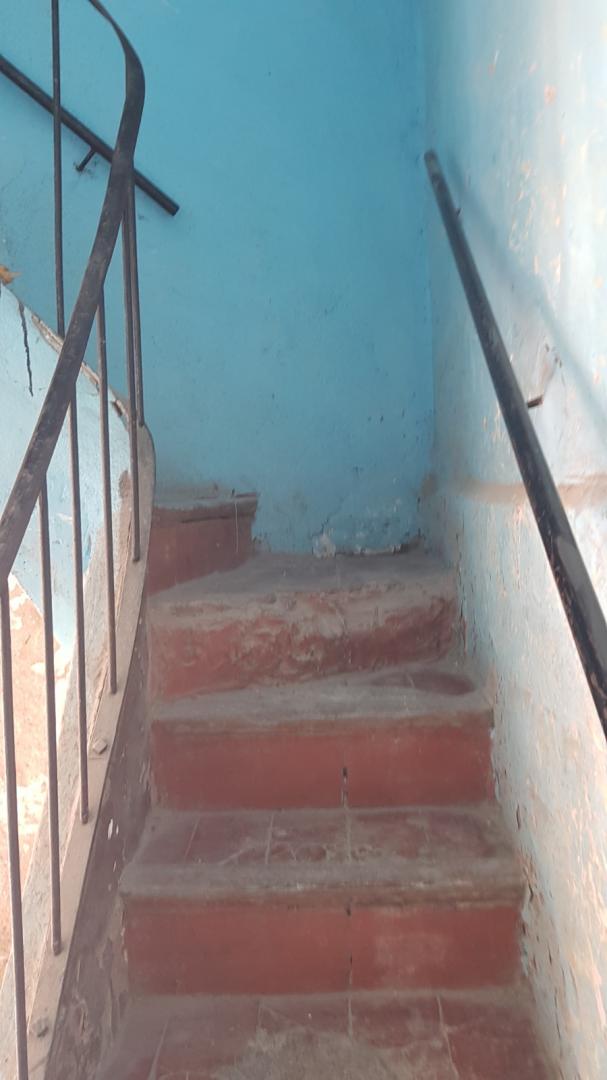 CASA DE PUEBLO DEL 1910 ESQUINERA MUY BIEN SITUADA