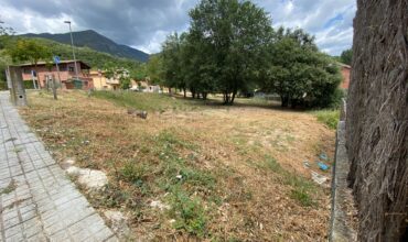 PARCELA ESQUINERA ORIENTADA AL MONTSENY